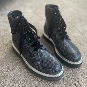 Agl boots